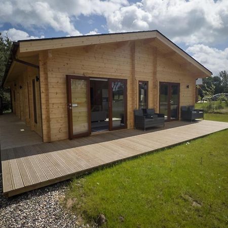 Sundance Lodge, Fantastic New Cabin With Hot Tub - Sleeps 6 - Largest In Felmoor Park Morpeth Rum bild